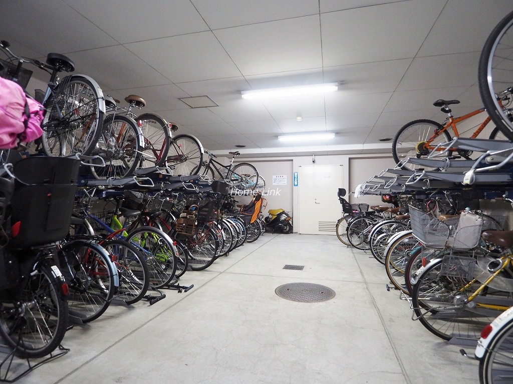 コスモ成増シティフォルム 駐輪場