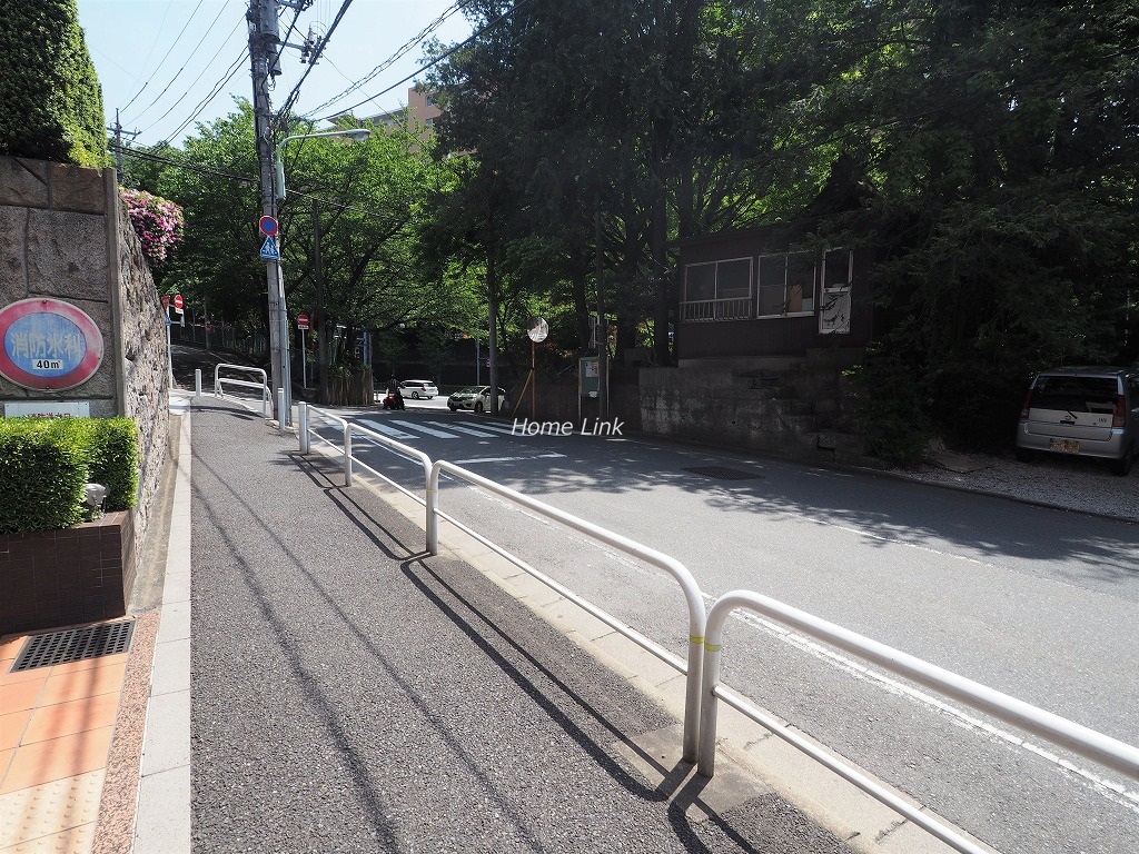 コスモ成増シティフォルム 前面道路歩道