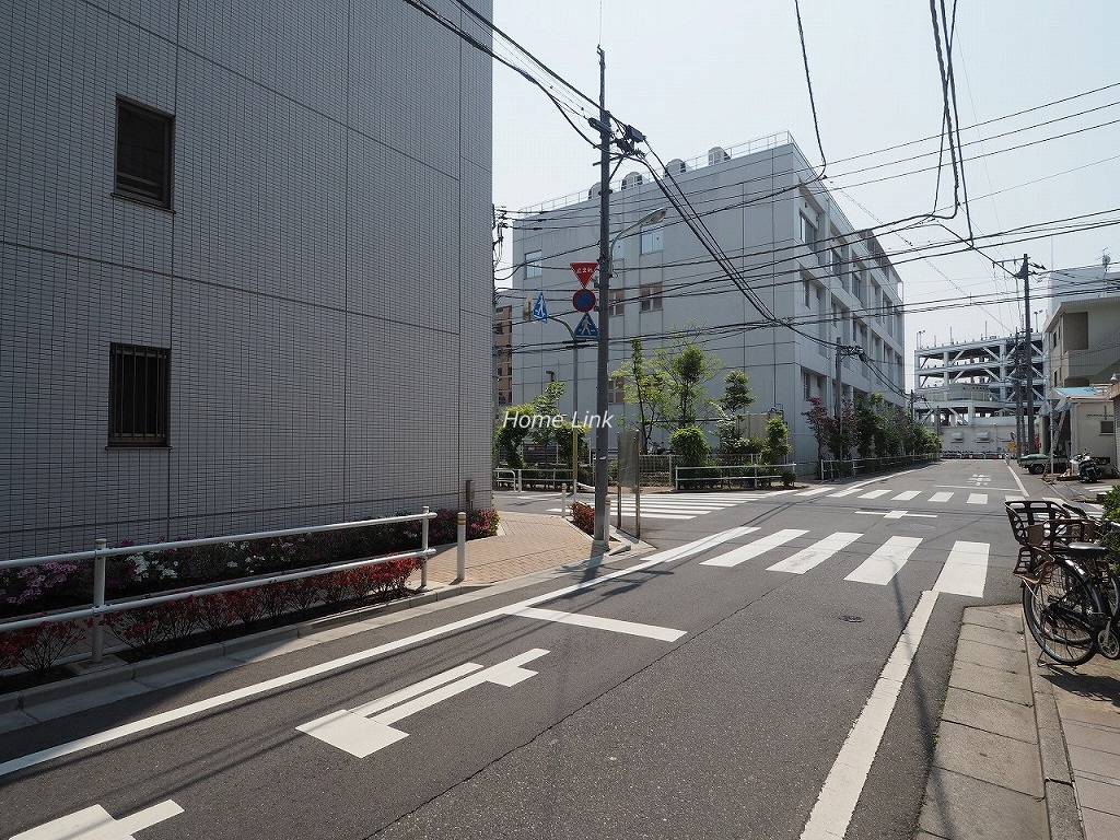セレナハイム浮間公園 前面道路