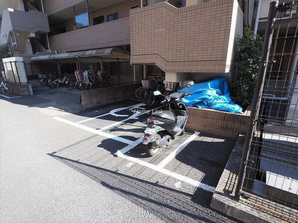 レクシオ志村坂上 バイク置き場