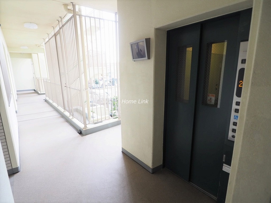 レクセルガーデン成増　エレベーターホール