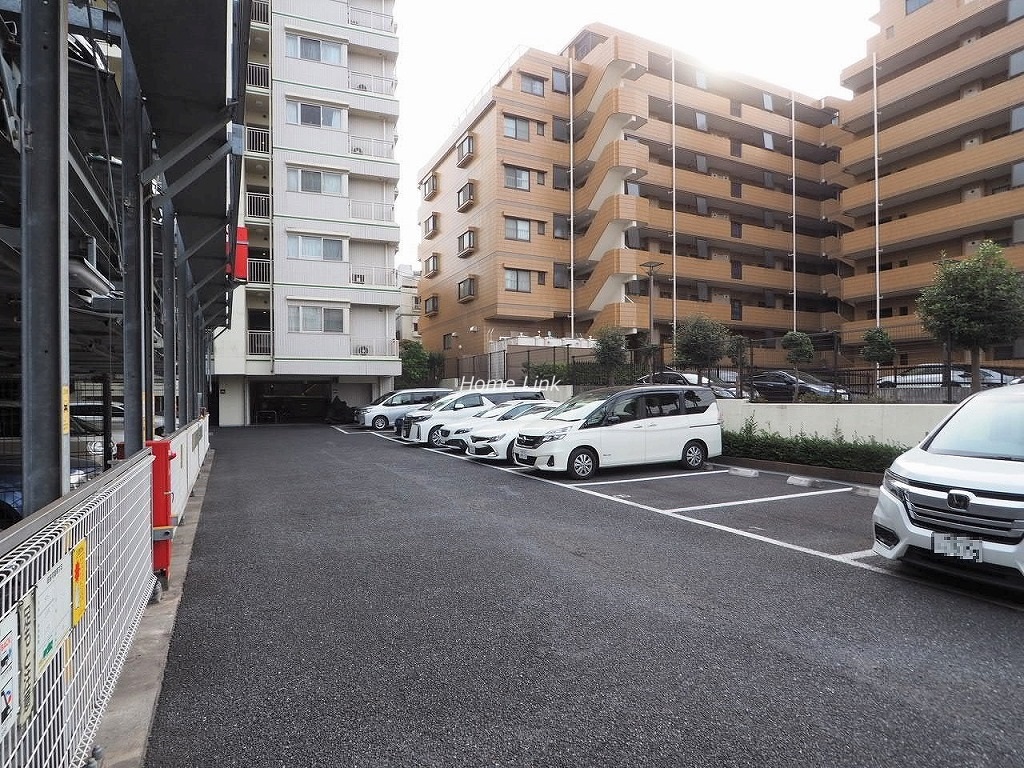 レクセルガーデン成増　駐車場