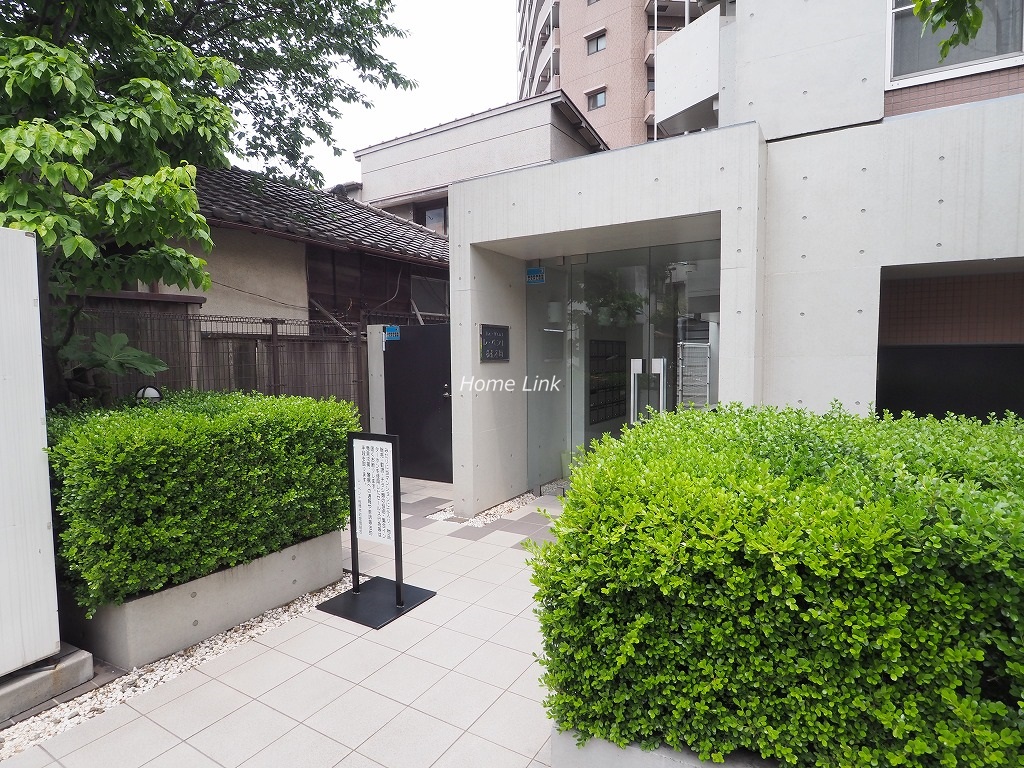 レ・ベント板橋本町 エントランス前