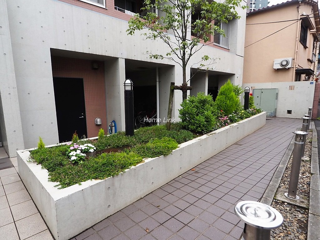 レ・ベント板橋本町 エントランス前