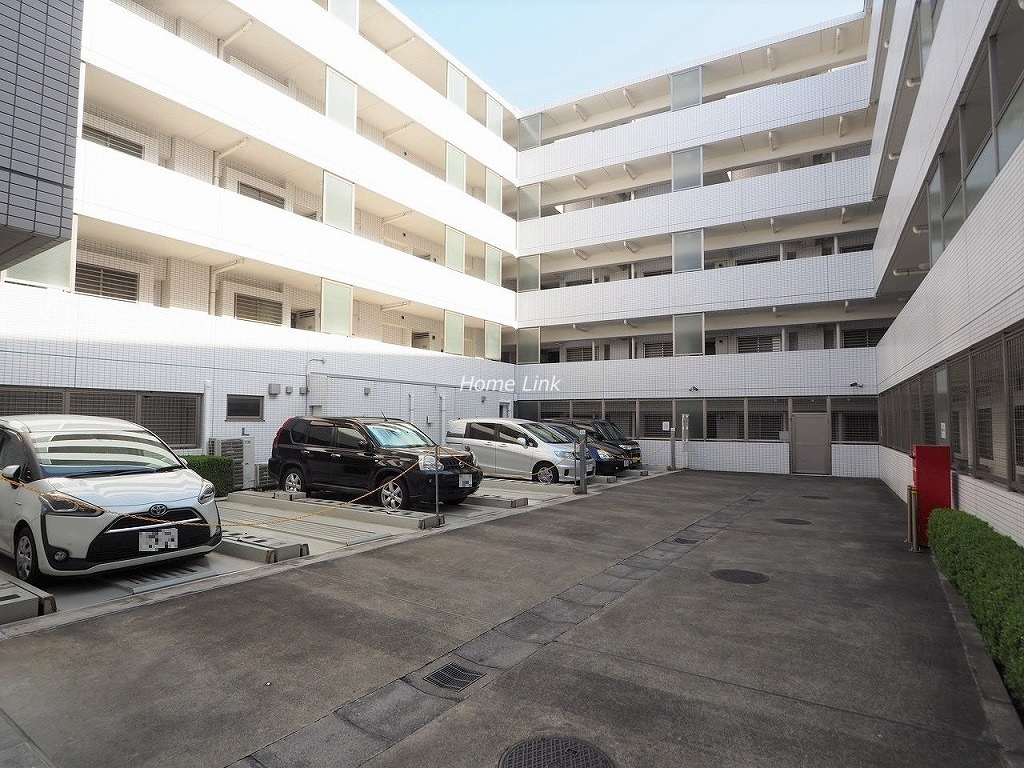 グローリオ成増アルグレッソ　駐車場