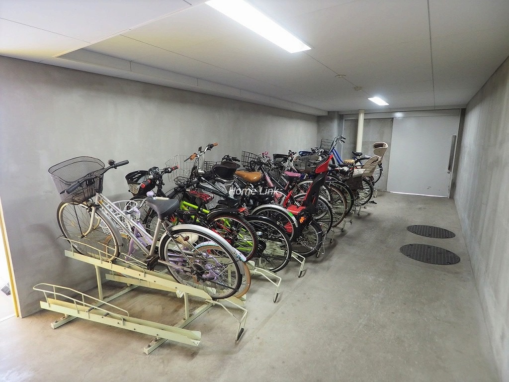 グローリオ成増アルグレッソ　駐輪場