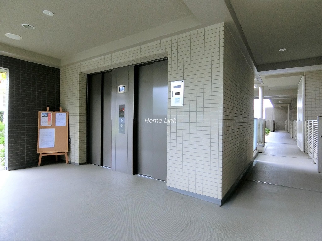 コスモ東京ガーデンパークス エレベーターホール