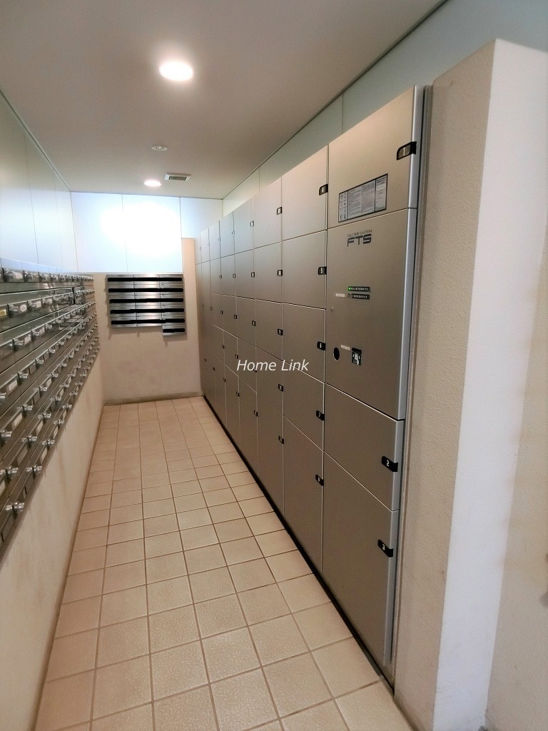 コスモ東京ガーデンパークス 宅配ボックス