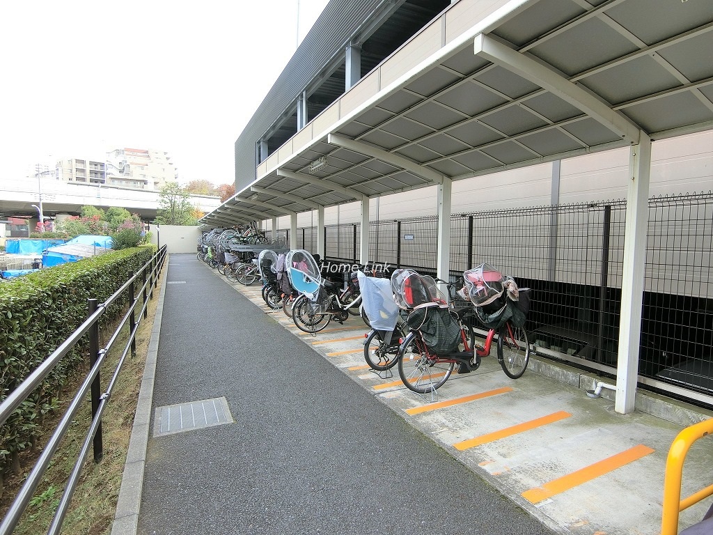 コスモ東京ガーデンパークス 駐輪場