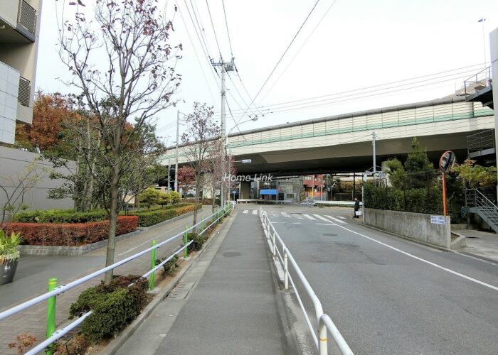 コスモ東京ガーデンパークス　前面道路歩道