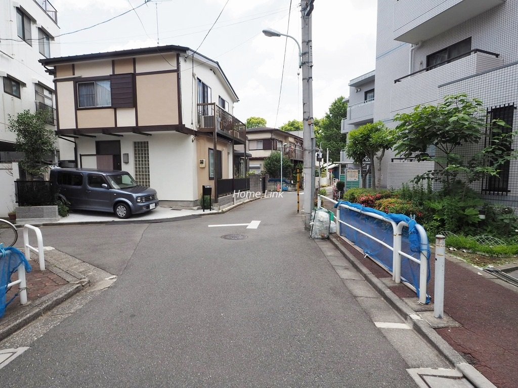 シンメトリー板橋　前面道路