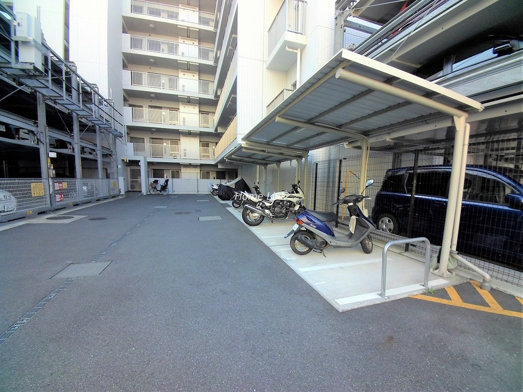 ベリスタ板橋浮間舟渡　バイク置き場