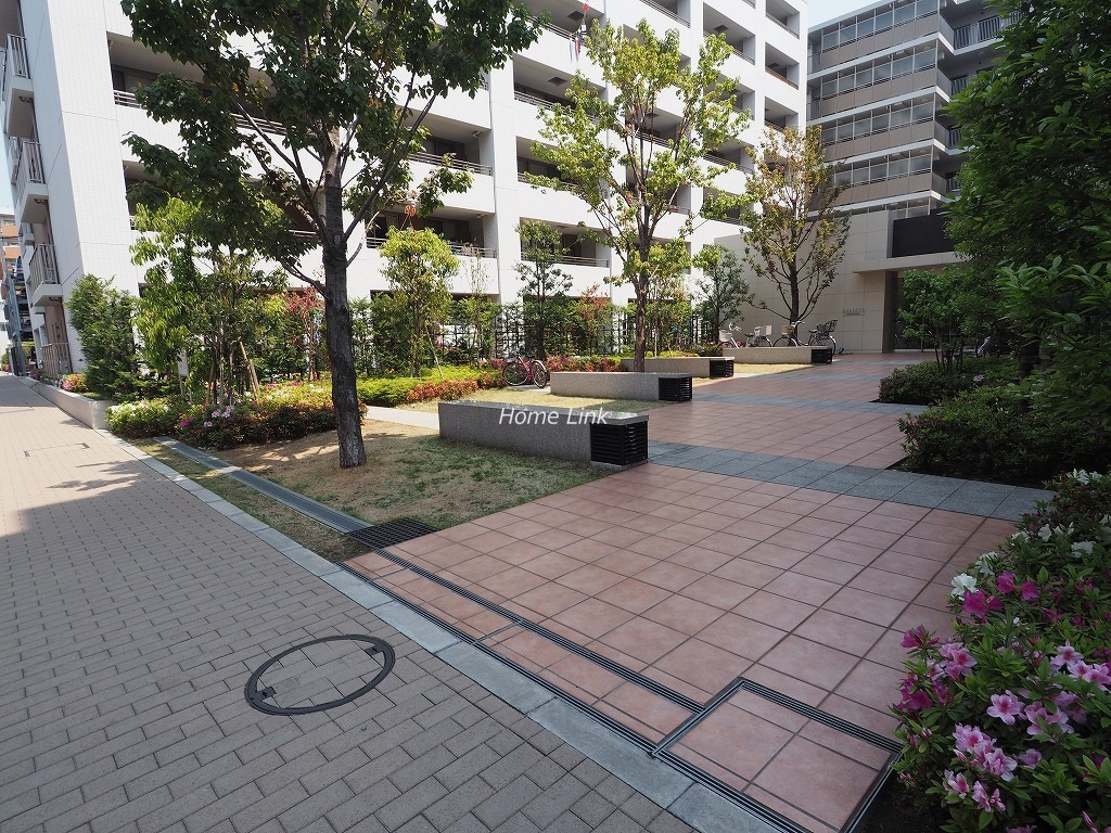 ベリスタ板橋浮間舟渡　エントランス前