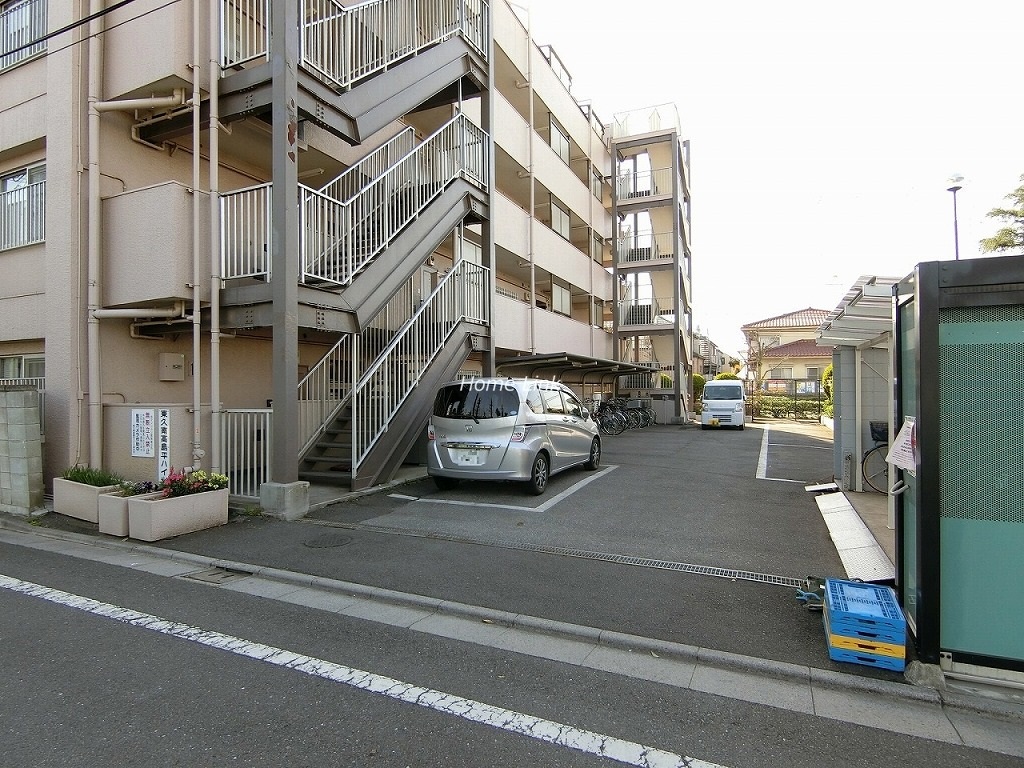 東久南高島平ハイツ 駐車場出入口