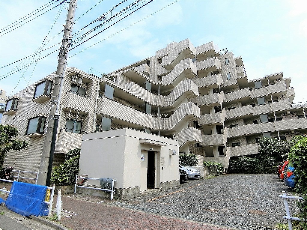 東建ニューハイツ赤塚公園　駐車場出入口