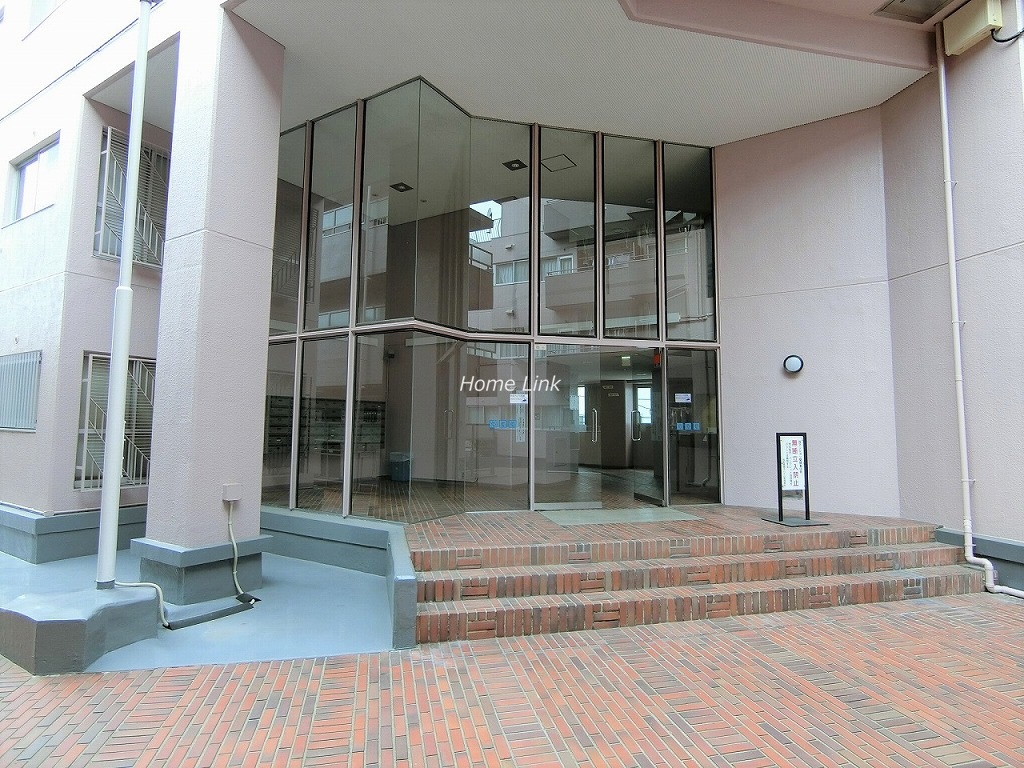 稲和高島平ハイム　メインエントランス