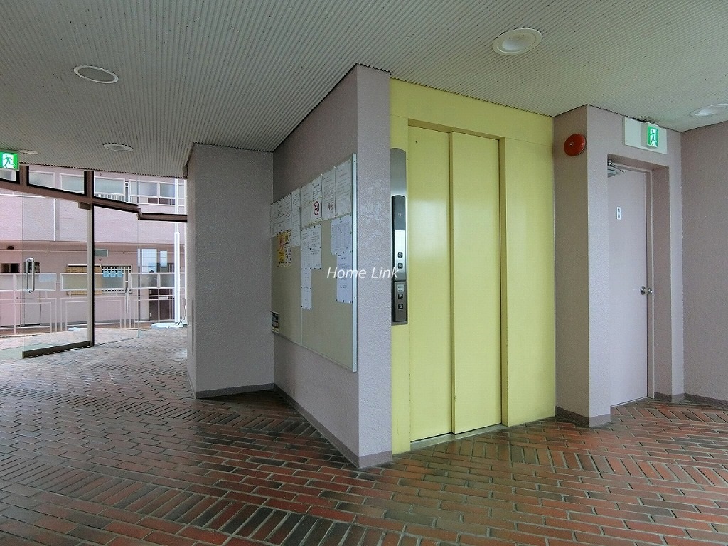 稲和高島平ハイム　エレベーターホール