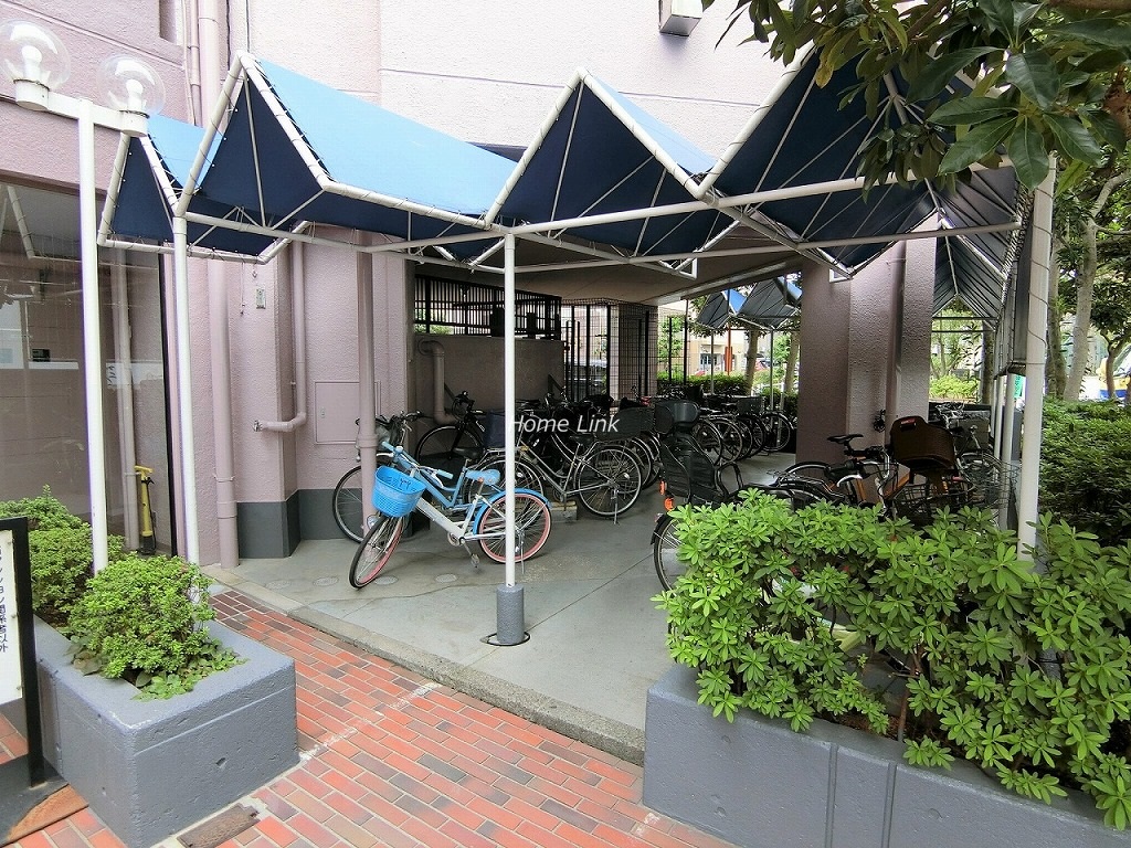 稲和高島平ハイム　駐輪場