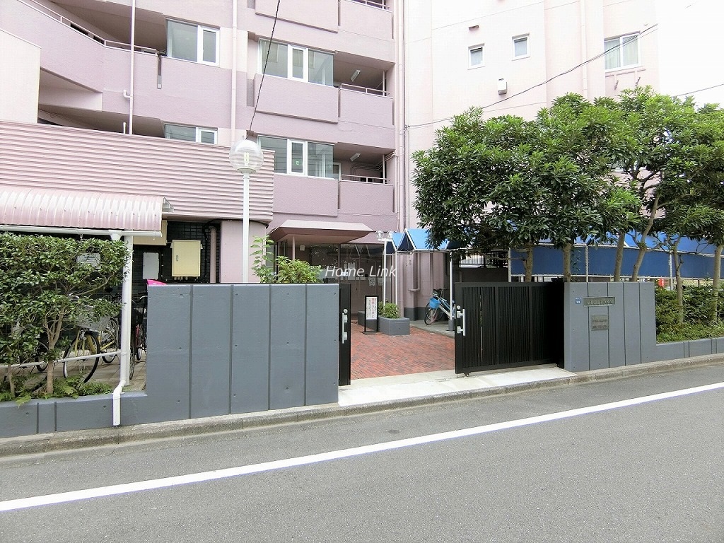 稲和高島平ハイム　サブエントランス前