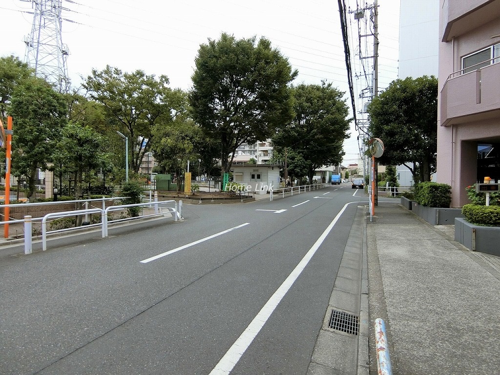 稲和高島平ハイム　前面道路
