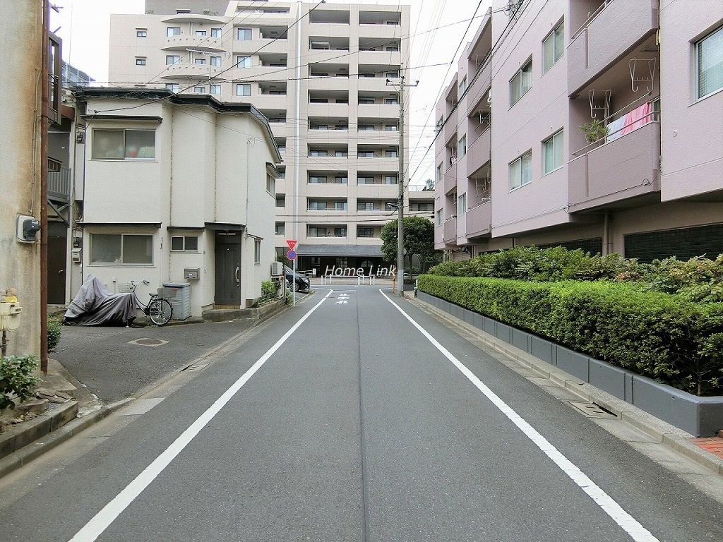 稲和高島平ハイム　前面道路