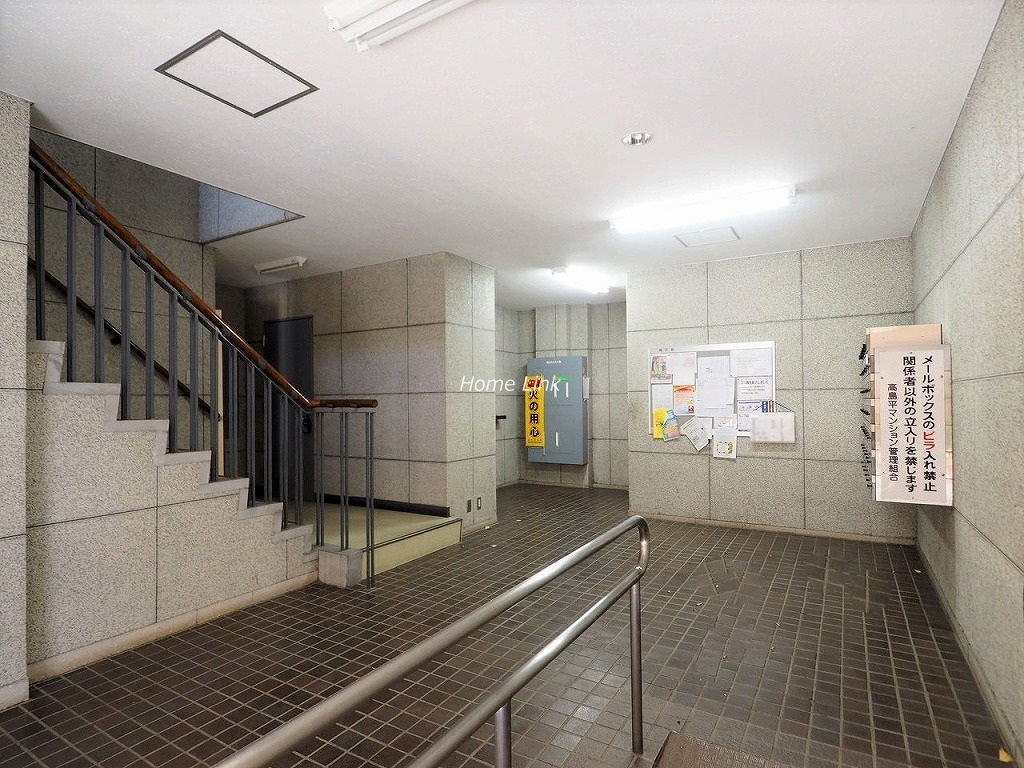 高島平マンション　エントランス