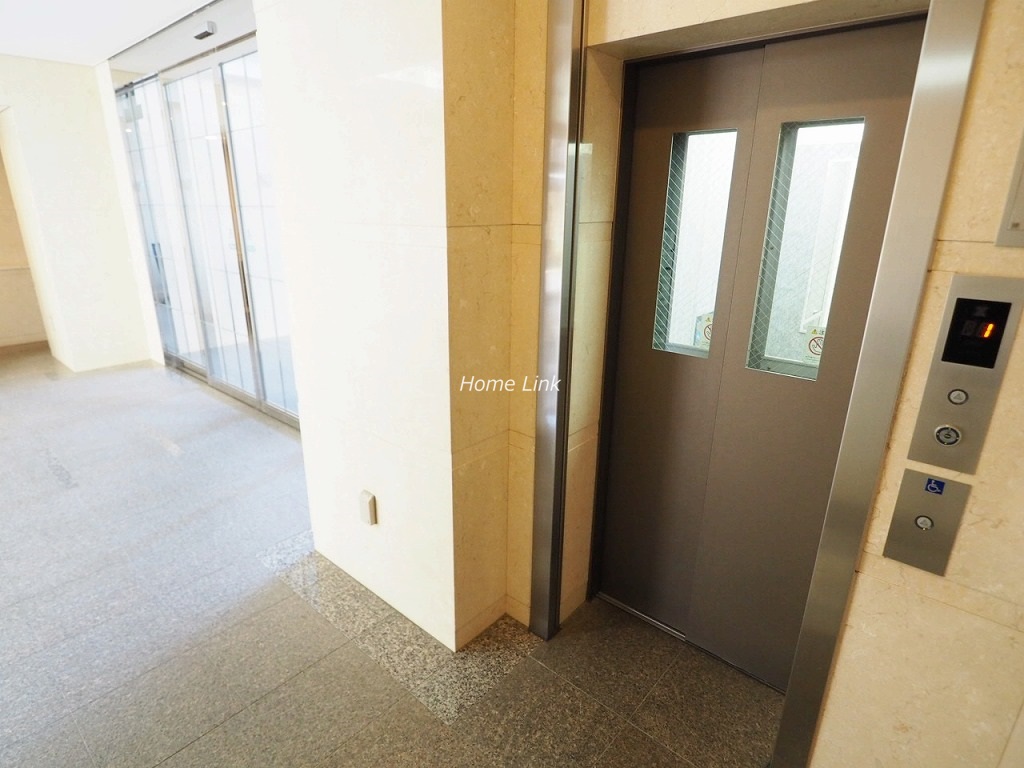 デュオスカーラ常盤台　エレベーターホール
