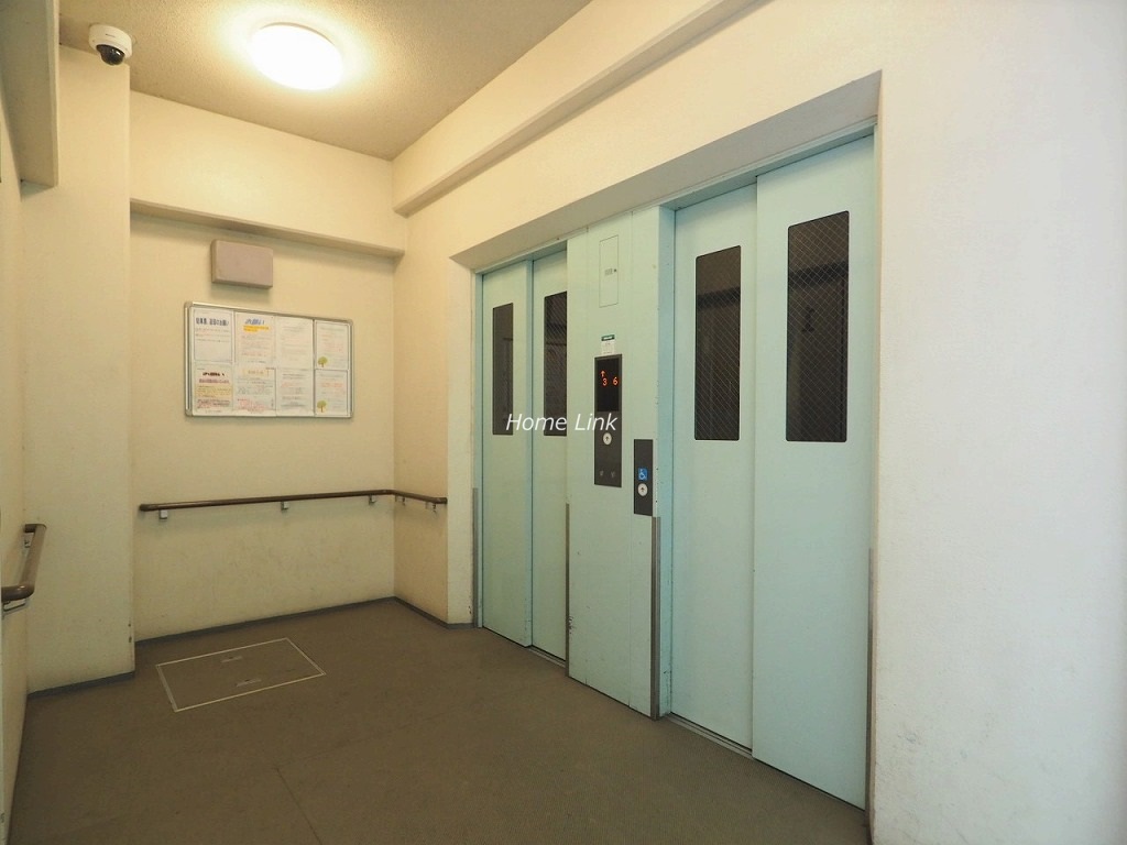 エールガーデン　エレベーターホール