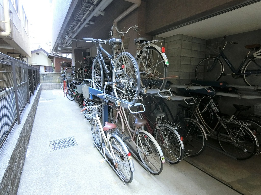 コスモ志木ステーションビュー　駐輪場