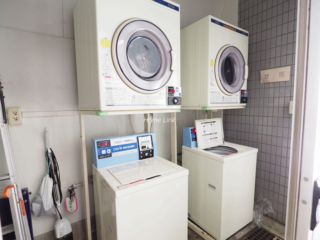 21オギサカ志村坂上　共用部の洗濯機と乾燥機