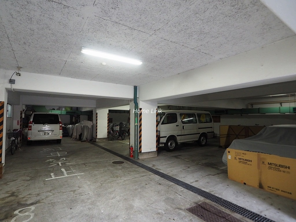 朝日大山マンション　駐車場