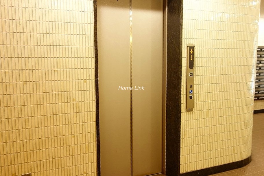 高島平グロリアハイツ　エレベーターホール