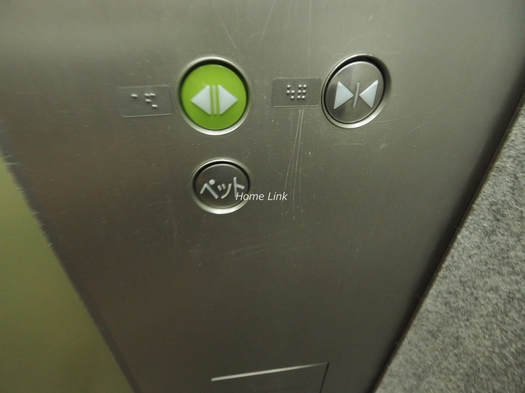 D’グラフォート西台　エレベーター内