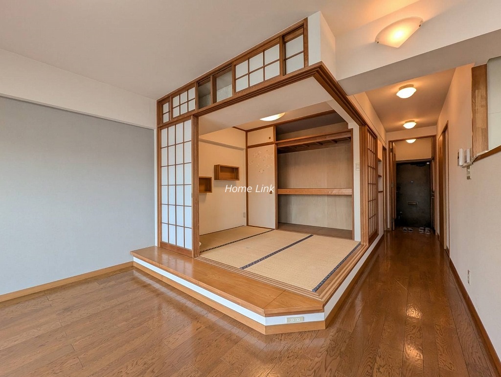 GSハイム蓮根4階　床下収納を備えた和室