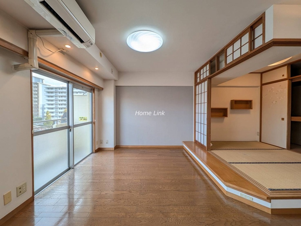 GSハイム蓮根4階　明るい陽光に包まれる横長リビング