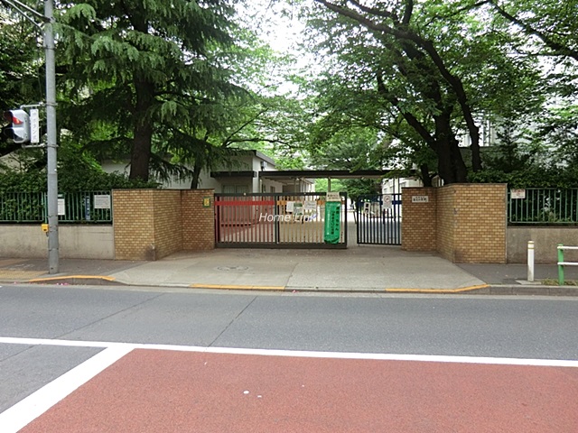 ヴェルドミール加賀周辺環境　金沢小学校