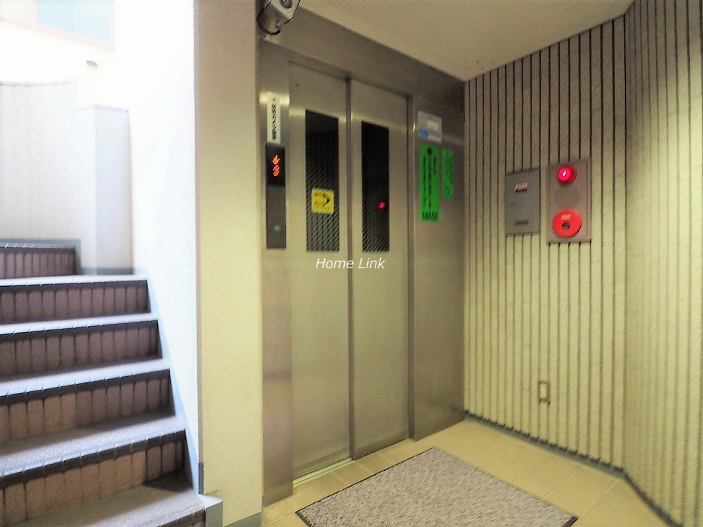 コアロード板橋　エレベーターホール