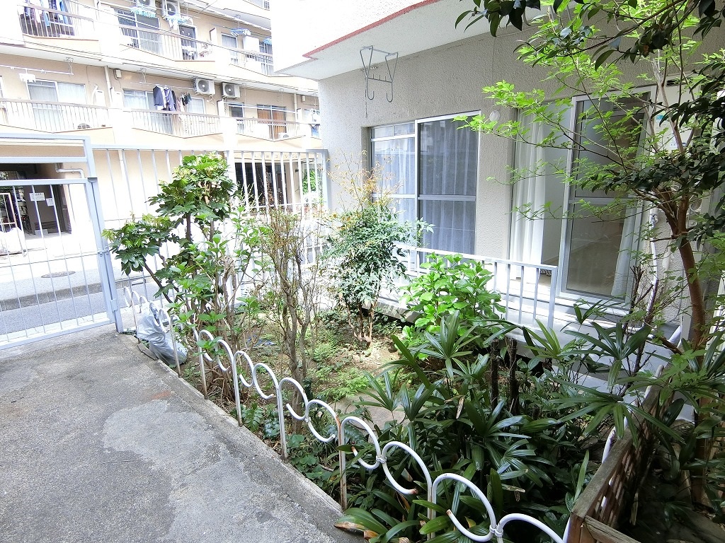 川口第二永谷マンション1階 1階の専用庭付き南西角部屋です