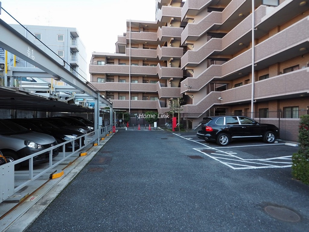 コスモ小豆沢公園　駐車場