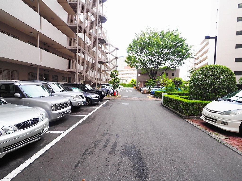 加賀ガーデンハイツ　駐車場