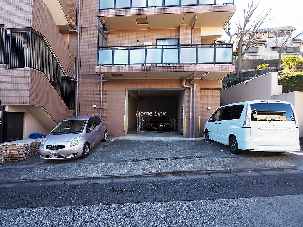マイキャッスル東武練馬　駐車場出入口