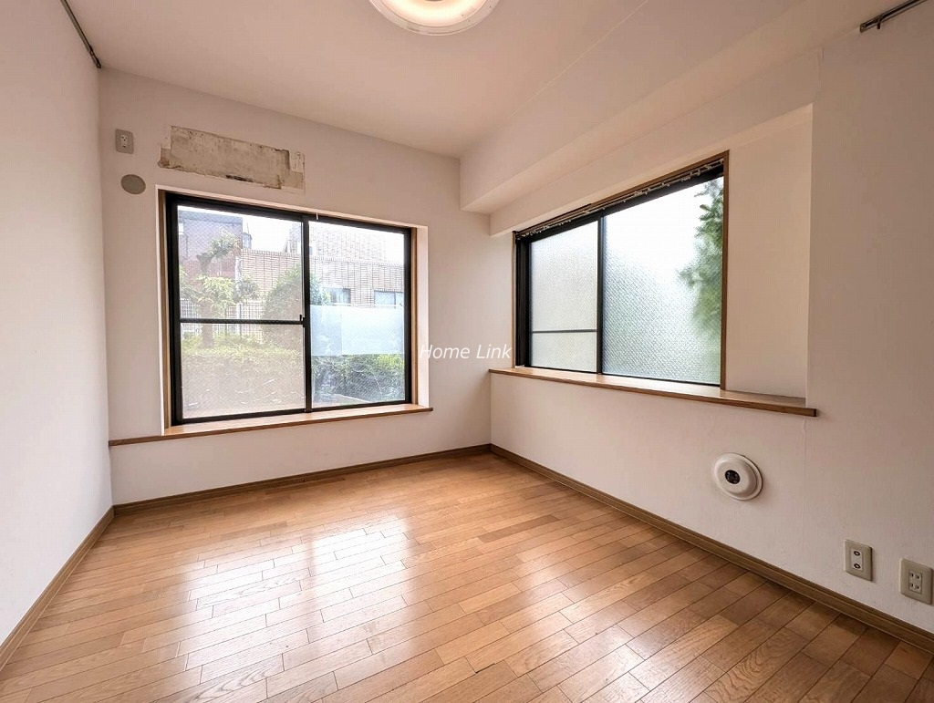 キャニオングランデ上板橋1階 テラス専用庭付き南・西向き角住戸