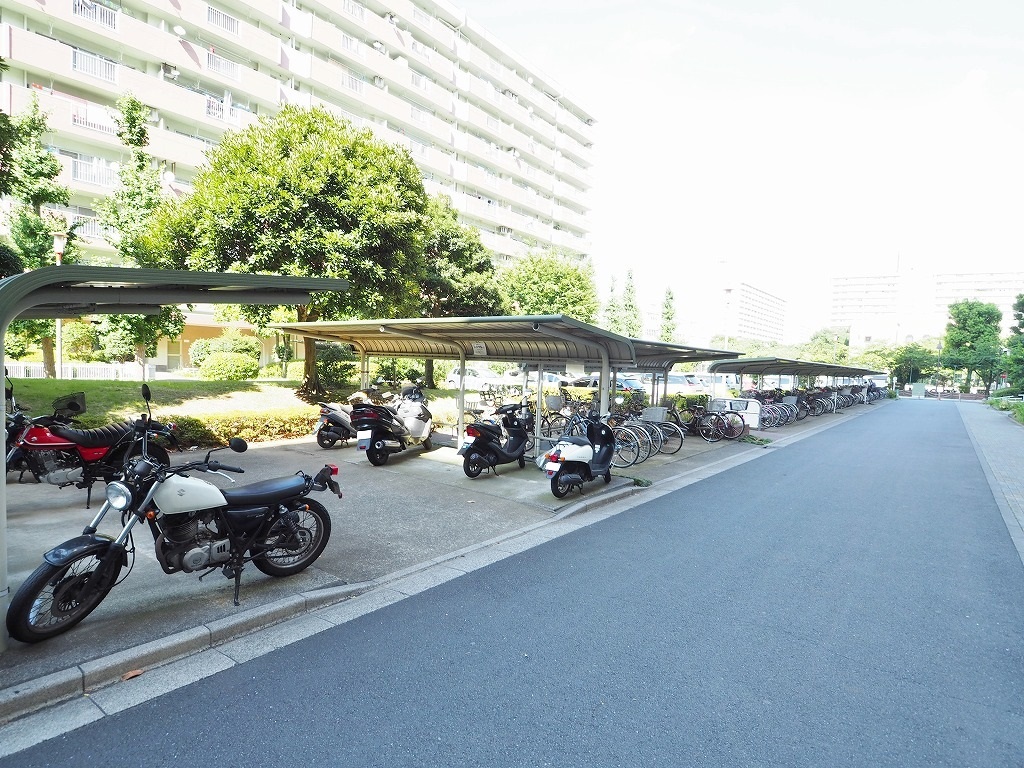 高島平第3住宅　バイク置き場