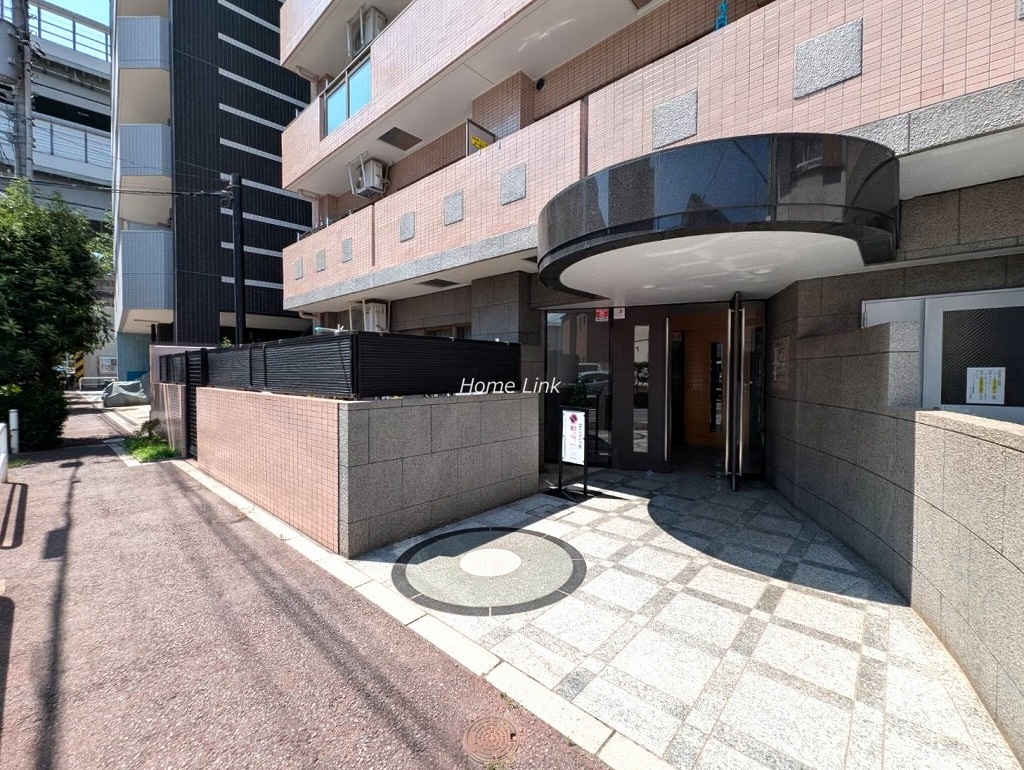 キャニオングランデ板橋参番館　エントランス前