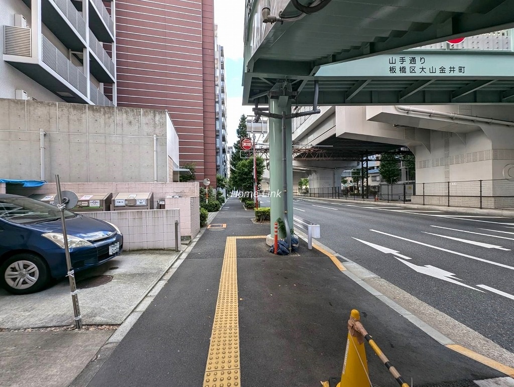 大山ダイヤモンドマンション　駐車場出入口