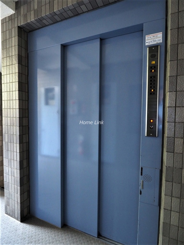 キャニオングランデ新高島平　エレベーターホール