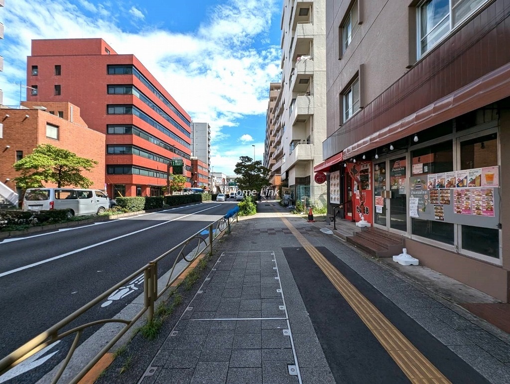 ライオンズマンション大山第2　北東側 前面道路