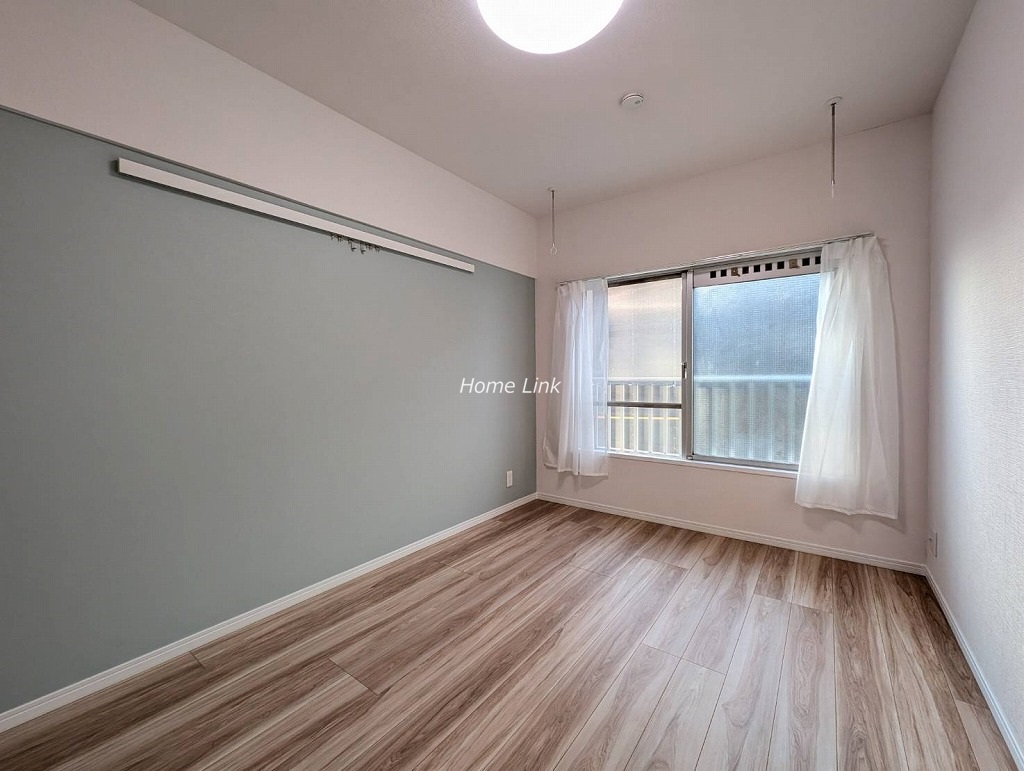 高島平第2ローヤルコーポ5階　ホスクリーン設置(室内物干し)