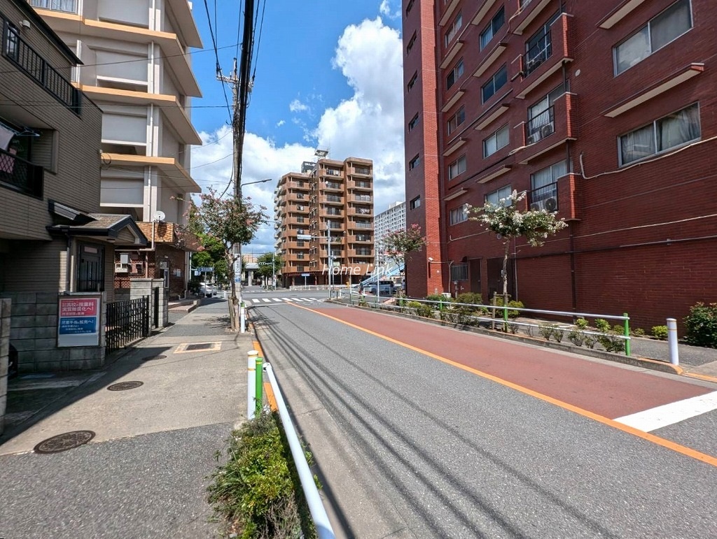 初穂マンション西台　南側 前面道路