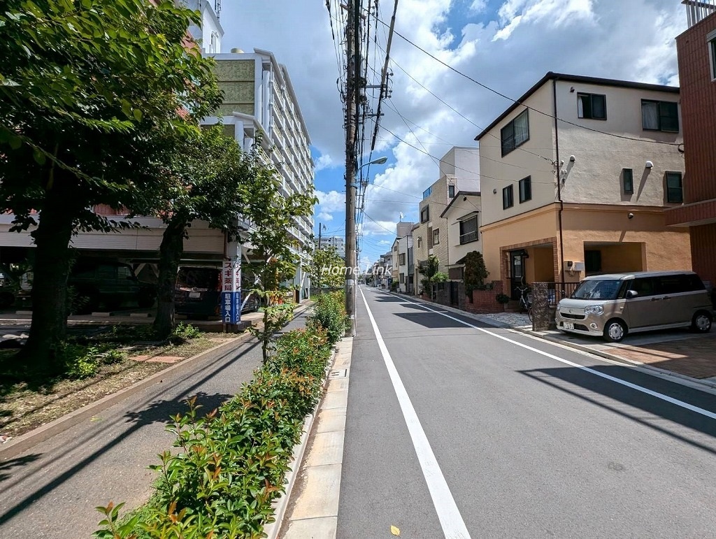 初穂マンション西台　南側 前面道路